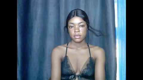 Snapshot of sexyxbunnyxx chatting on February 25, 2025, 7:42 am Blue online show from February 25, 2025, 7:42 am
