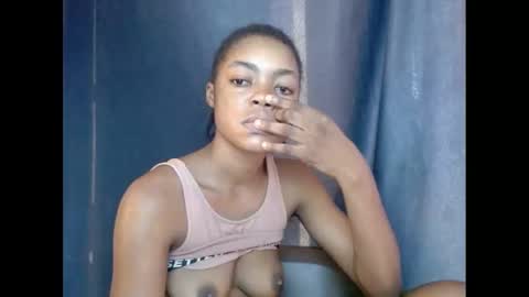 Snapshot of sexyxbunnyxx chatting on March 4, 2025, 2:32 pm Blue online show from March 4, 2025, 2:32 pm