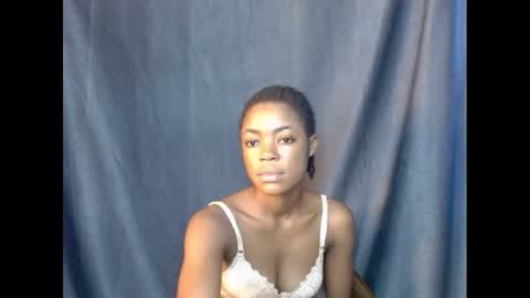 Snapshot of sexyxbunnyxx chatting on March 6, 2025, 10:09 am Blue online show from March 6, 2025, 10:09 am