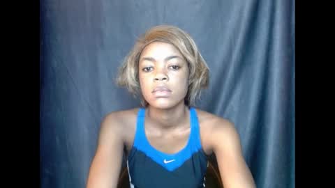 Snapshot of sexyxbunnyxx chatting on March 7, 2025, 7:08 am Blue online show from March 7, 2025, 7:08 am
