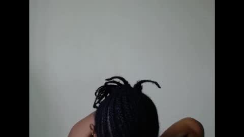 Snapshot of sexyxbunnyxx chatting on September 28, 2025, 12:10 pm Blue online show from September 28, 2025, 12:10 pm