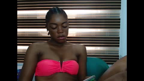 Snapshot of sexyxbunnyxx chatting on October 20, 2025, 12:38 pm Blue online show from October 20, 2025, 12:38 pm