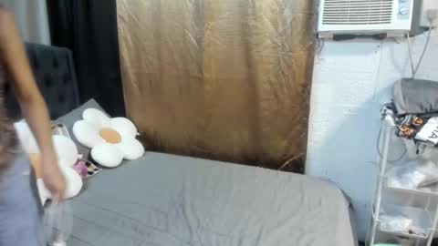 Xenaaa online show from October 12, 2025, 7:24 pm