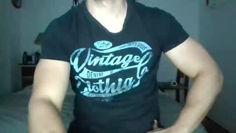 Snapshot of sexyyphilip chatting on December 19, 2025, 11:23 pm sexyyphilip online show from December 19, 2025, 11:23 pm