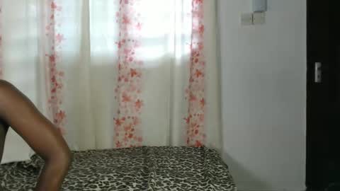 Snapshot of sexyzuriel chatting on May 25, 2026, 12:33 pm sexyzuriel online show from May 25, 2026, 12:33 pm