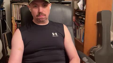 Snapshot of sfgiants1982 chatting on October 28, 2025, 11:07 pm sfgiants1982 online show from October 28, 2025, 11:07 pm