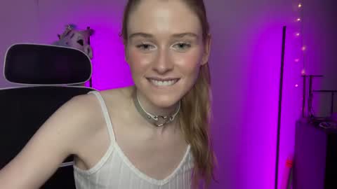 Snapshot of shadebabe chatting on March 8, 2025, 8:33 am shadebabe online show from March 8, 2025, 8:33 am