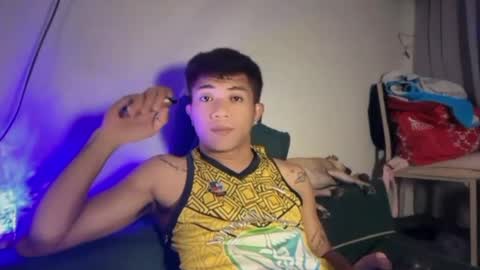 shake_raytow34 online show from May 26, 2026, 5:42 pm