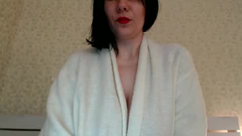 Snapshot of shakeit_good chatting on February 26, 2025, 12:14 pm Mila online show from February 26, 2025, 12:14 pm