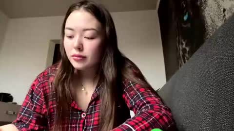 Hana online show from November 23, 2025, 5:07 am