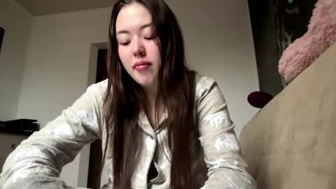 Hana online show from December 3, 2025, 3:36 am