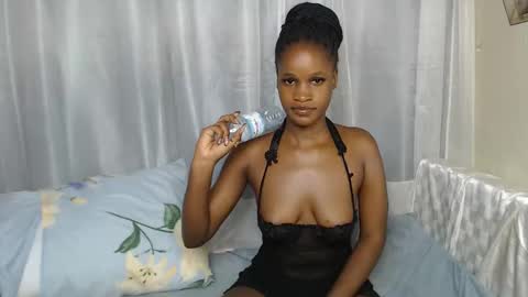 shaky xxx online show from October 13, 2025, 1:11 pm