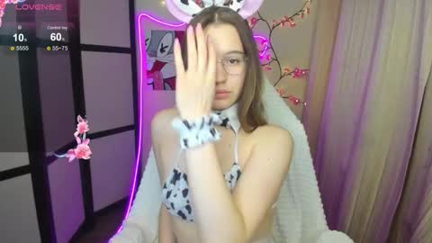 Snapshot of shalinamontana chatting on November 22, 2025, 8:19 pm Vivian online show from November 22, 2025, 8:19 pm