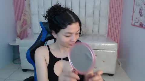 Shalon  online show from October 18, 2025, 1:23 pm