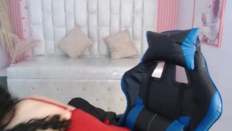 Shalon  online show from November 17, 2025, 1:06 pm