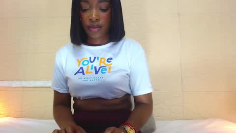 Snapshot of shamira_moore chatting on December 19, 2024, 11:46 pm Catalina online show from December 19, 2024, 11:46 pm