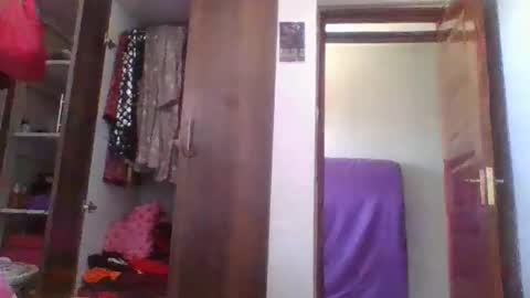 Snapshot of shana22222 chatting on February 10, 2026, 10:52 am shana22222 online show from February 10, 2026, 10:52 am