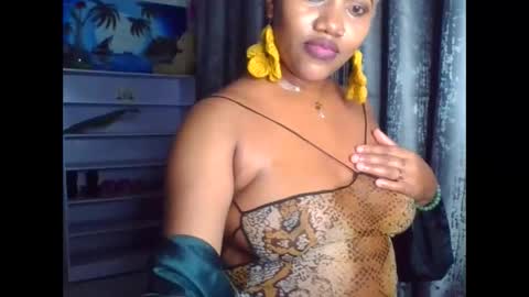 Snapshot of shana22222 chatting on February 20, 2026, 11:05 pm shana22222 online show from February 20, 2026, 11:05 pm