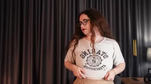 Snapshot of shandejarnett chatting on October 22, 2025, 11:43 am Maya3 online show from October 22, 2025, 11:43 am