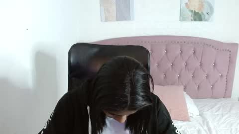 shanelle online show from September 17, 2025, 3:19 am