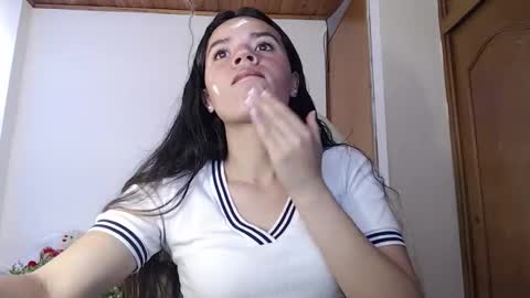 shanel_lozano online show from September 19, 2025, 5:02 pm