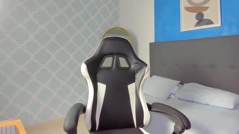 Snapshot of shanel_smithh chatting on November 8, 2025, 12:05 pm Shanel online show from November 8, 2025, 12:05 pm