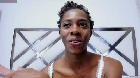 Snapshot of shanelle7 chatting on November 18, 2025, 5:17 pm shanelle7 online show from November 18, 2025, 5:17 pm