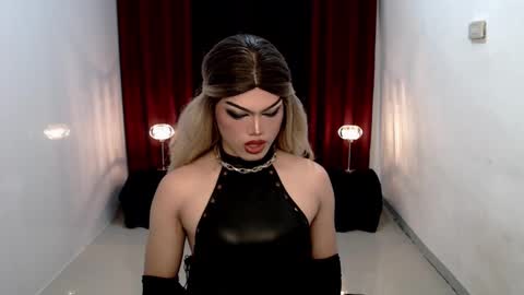 Snapshot of shanex01 chatting on December 20, 2024, 4:46 pm Shane X online show from December 20, 2024, 4:46 pm