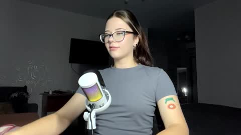 Snapshot of shannanwonnacott chatting on October 22, 2025, 2:06 pm Lissa online show from October 22, 2025, 2:06 pm