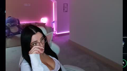 Shanmais online show from October 14, 2025, 3:35 pm