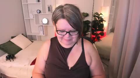 Snapshot of shannonshine chatting on June 12, 2026, 8:13 am Shannon online show from June 12, 2026, 8:13 am