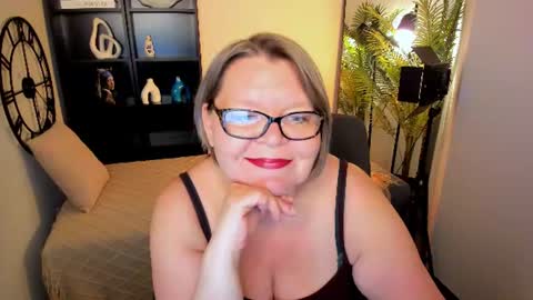 Snapshot of shannonshine chatting on June 18, 2026, 1:37 pm Shannon online show from June 18, 2026, 1:37 pm