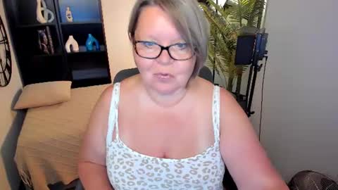 Snapshot of shannonshine chatting on July 14, 2026, 10:54 am Shannon online show from July 14, 2026, 10:54 am