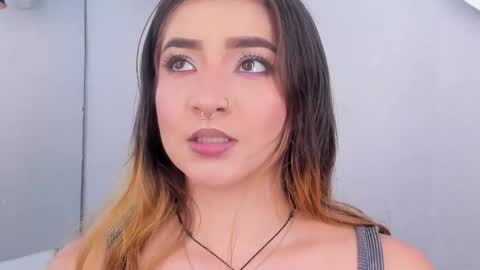 Shanntal  online show from September 26, 2025, 8:35 pm