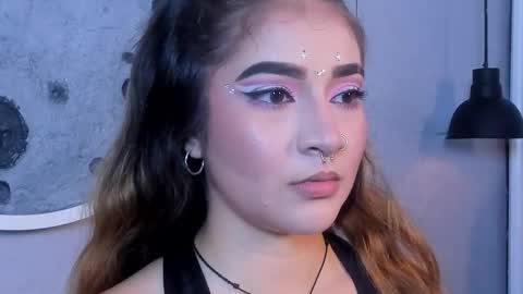 Shanntal  online show from November 12, 2025, 7:24 pm