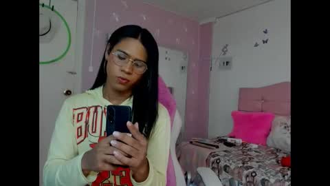 shanny_hill online show from May 17, 2026, 6:04 pm