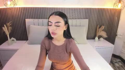 SHANON online show from November 26, 2025, 7:15 pm