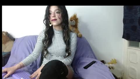 Snapshot of shantal_houston chatting on May 27, 2026, 9:34 pm Shantal online show from May 27, 2026, 9:34 pm