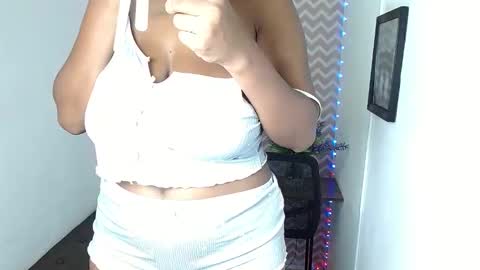 Snapshot of shantalcarson chatting on May 29, 2026, 5:33 pm Dayana online show from May 29, 2026, 5:33 pm