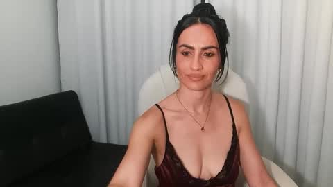 Snapshot of shantalxxx67 chatting on February 12, 2025, 2:45 am shantal online show from February 12, 2025, 2:45 am