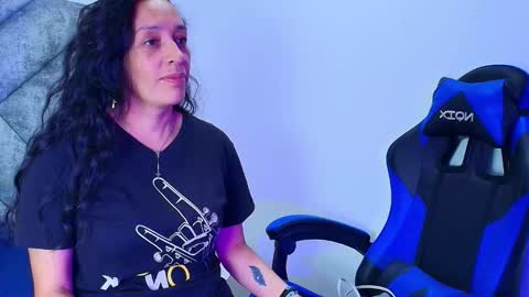 shantey online show from November 8, 2025, 1:44 pm