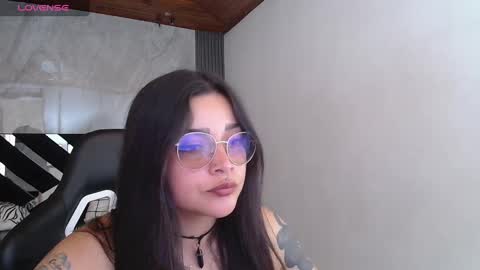 Snapshot of shantyvibe_a chatting on October 18, 2025, 7:58 pm Shantall online show from October 18, 2025, 7:58 pm