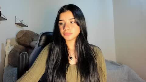 Snapshot of shara_jones chatting on September 14, 2025, 6:01 am Sara online show from September 14, 2025, 6:01 am