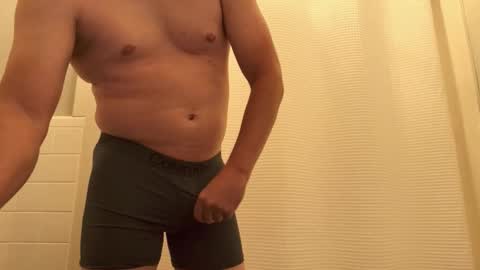 Snapshot of shark1865 chatting on November 19, 2025, 10:10 pm shark1865 online show from November 19, 2025, 10:10 pm