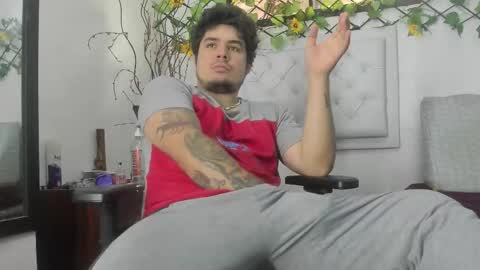 Snapshot of sharkmerlin chatting on October 13, 2025, 6:08 pm jhon deibyd online show from October 13, 2025, 6:08 pm