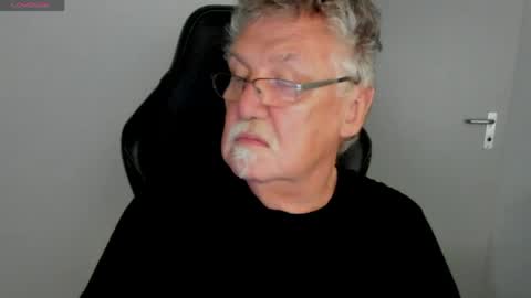 sharlots_pet online show from June 2, 2026, 12:40 pm