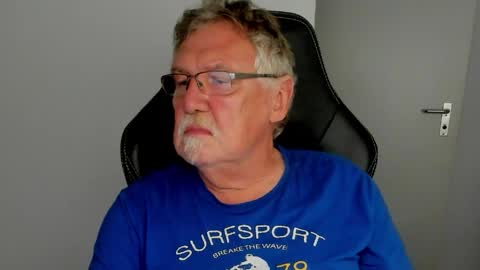 sharlots_pet online show from June 5, 2026, 6:24 pm