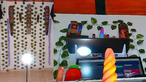 Snapshot of sharlotte_sexx chatting on March 31, 2026, 6:08 pm S online show from March 31, 2026, 6:08 pm