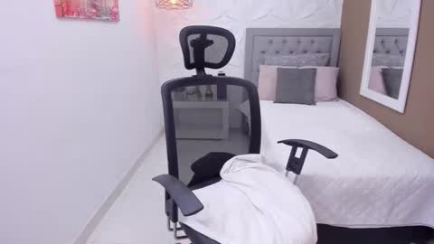 sharon online show from December 15, 2025, 8:57 pm