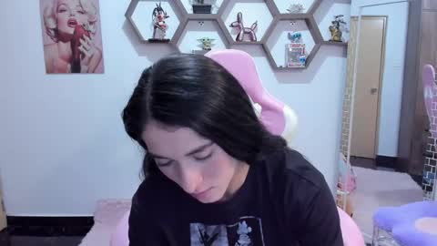 Snapshot of sharonsander1 chatting on April 25, 2026, 11:13 pm Sharon online show from April 25, 2026, 11:13 pm